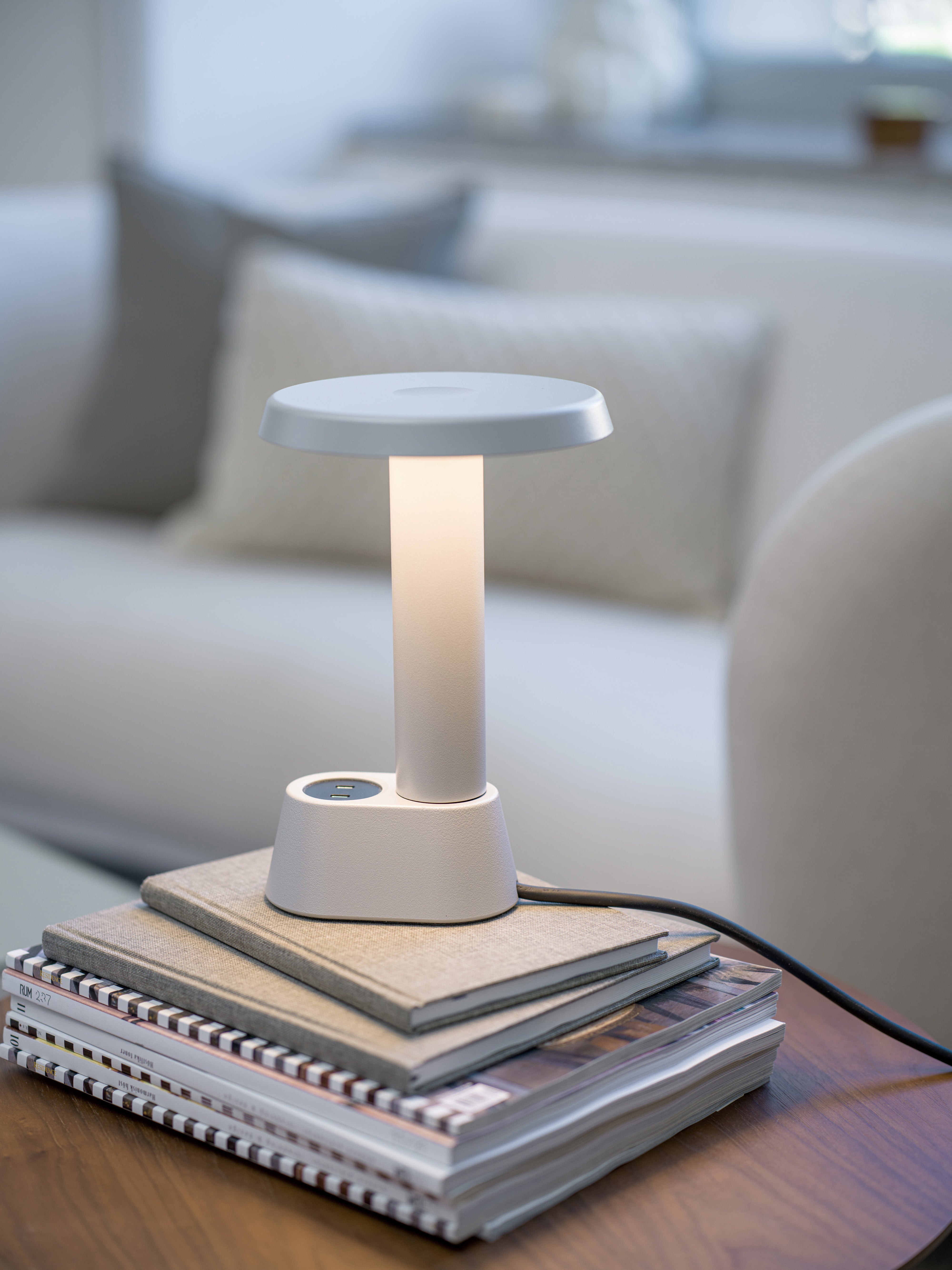 Nomad Lamp 01