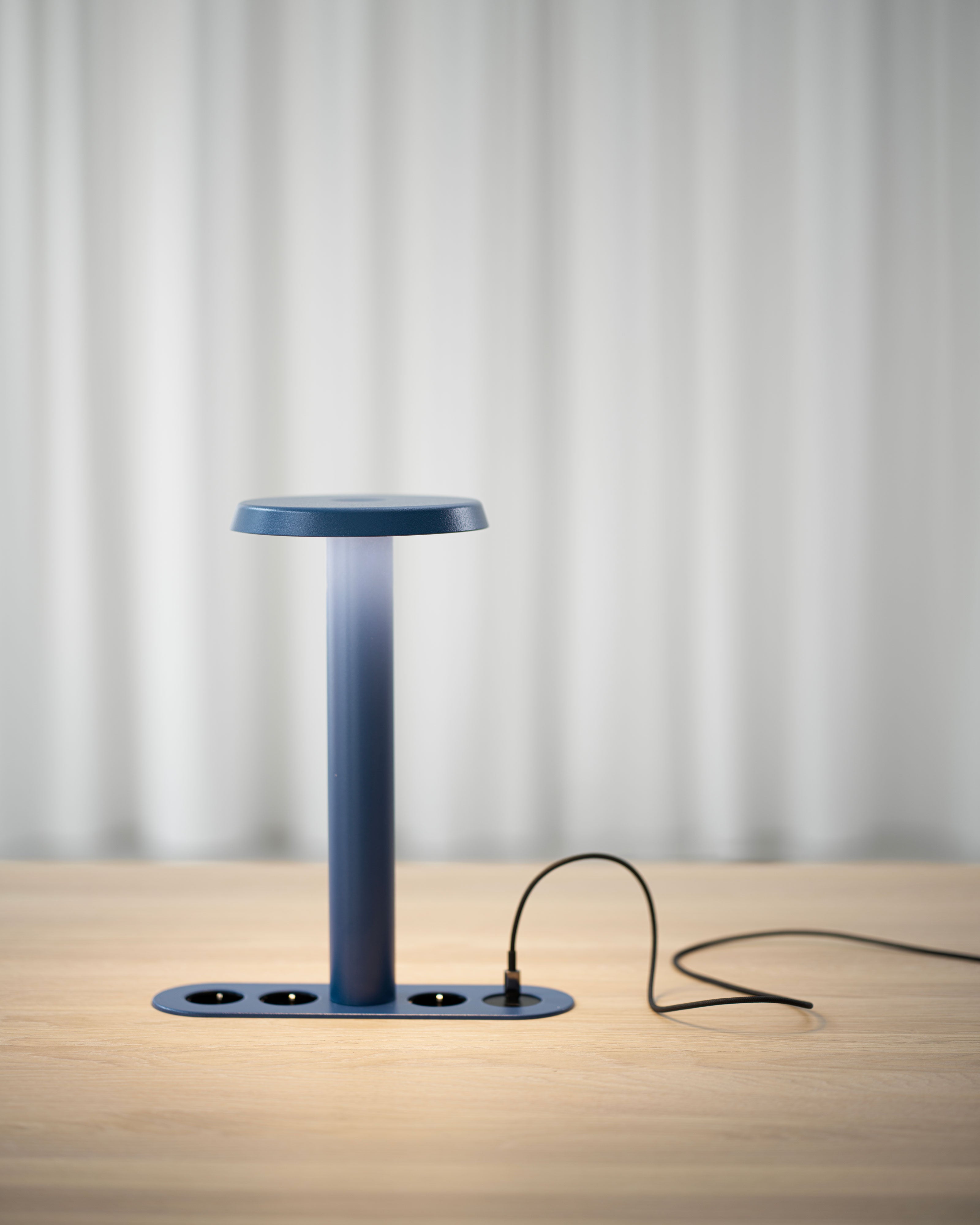 Nomad Lamp 02